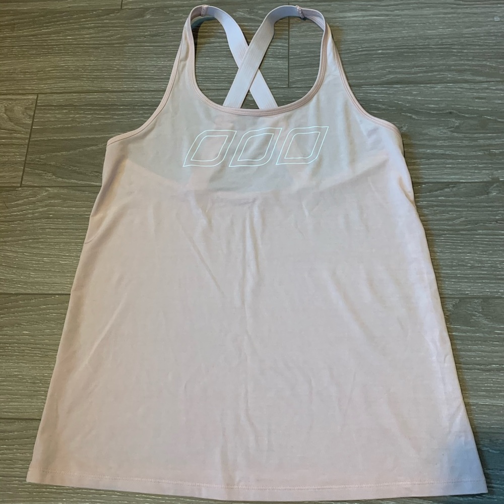 Beautiful blush pink Lorna Jane tank